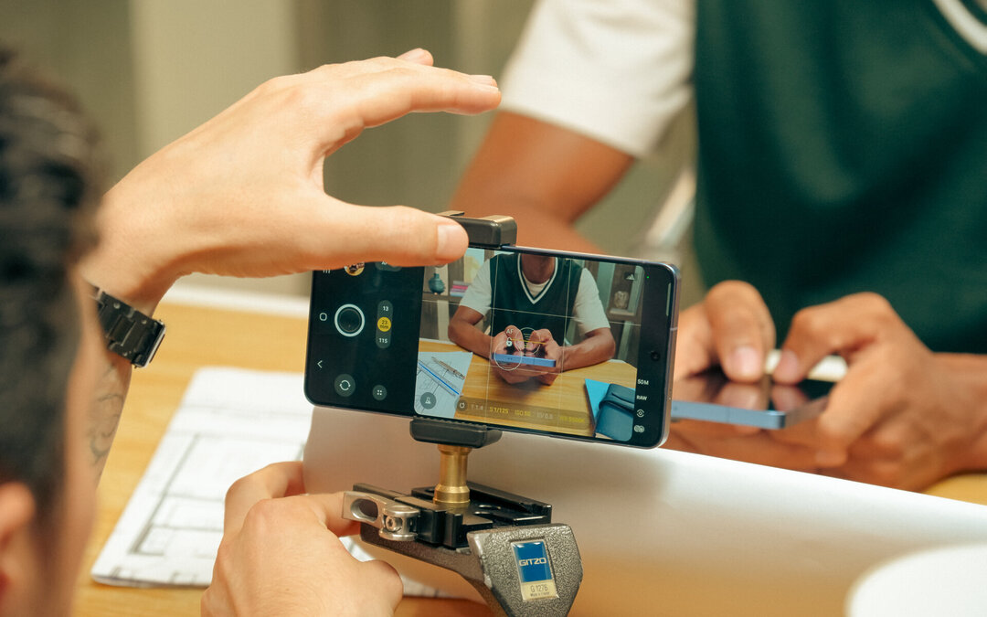 Set da SAGAZ Filmes para campanha Samsung Galaxy S26 Ultra, com captação por smartphone em produção audiovisual para o digital.
